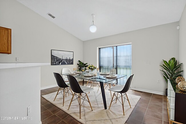 Foto del edificio - 2042 Wiley Oaks Ln
