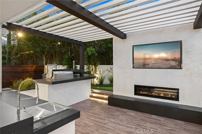Building Photo - 9 Coastal Canyon Dr