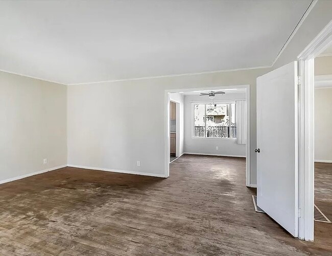 Building Photo - SINGLE FAMILY HOME