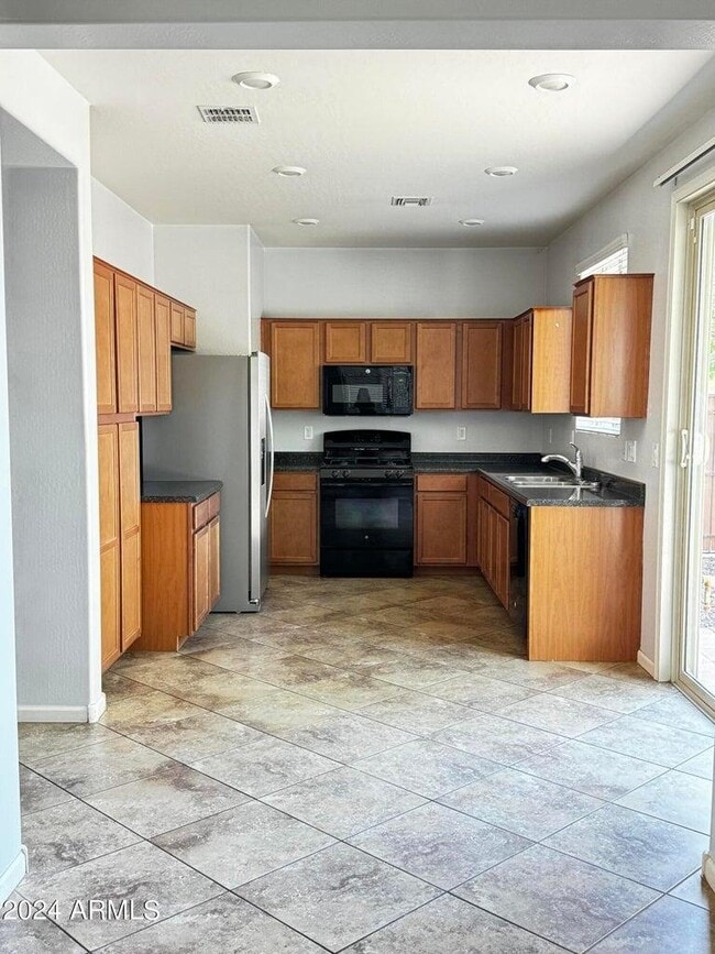 Building Photo - 3115 S Magnolia Ln