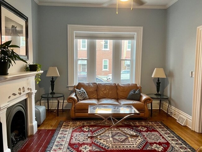 Foto del edificio - Beautiful Historic 3 Bedroom Home In The S...