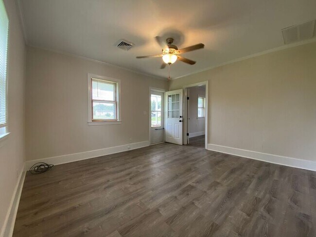Foto del edificio - 17169 Chestnut Ln