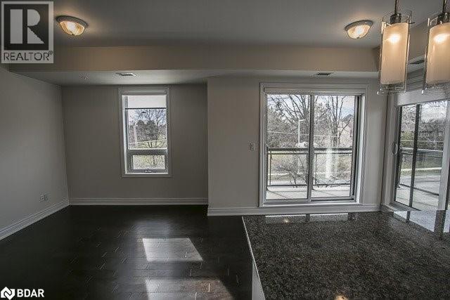 Building Photo - 3170 Erin Mills Pkwy