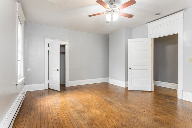 Building Photo - 938 Fort Wood St-4