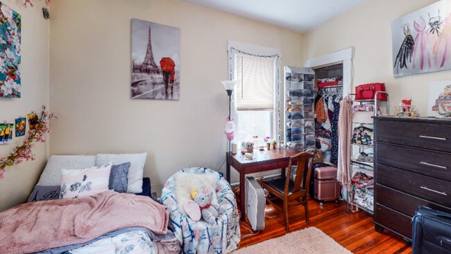 Building Photo - Large Science Hill 3BR with Dual Balcony A...