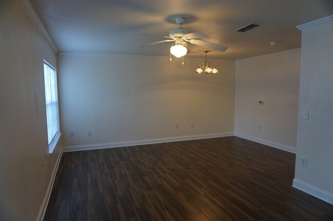 Foto del edificio - 519 Wingspan Way