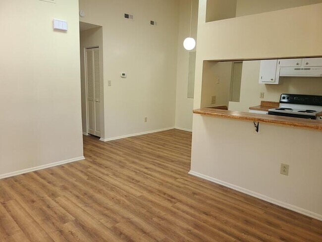 Foto del edificio - 4103 Thalia Station Circle - .