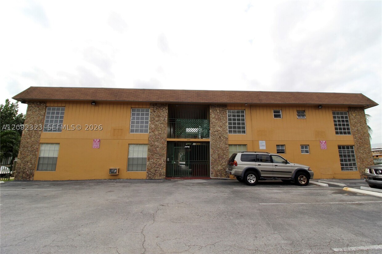 Foto del edificio - 2290 NW N River Dr
