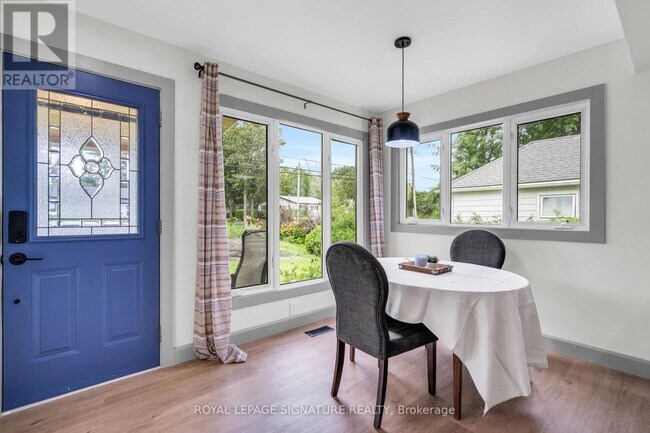 Photo du bâtiment - 117 Maple Ave