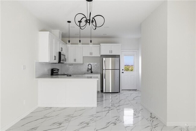 Building Photo - 23 N Abesam Ave