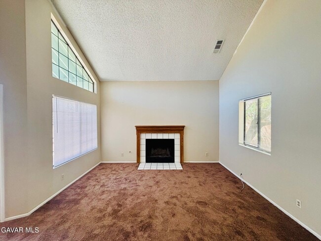 Foto del edificio - 43242 Cottage Ln