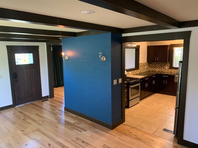 Foto del edificio - Columbia Craftsman 4 Bedroom 2.5 bath home...
