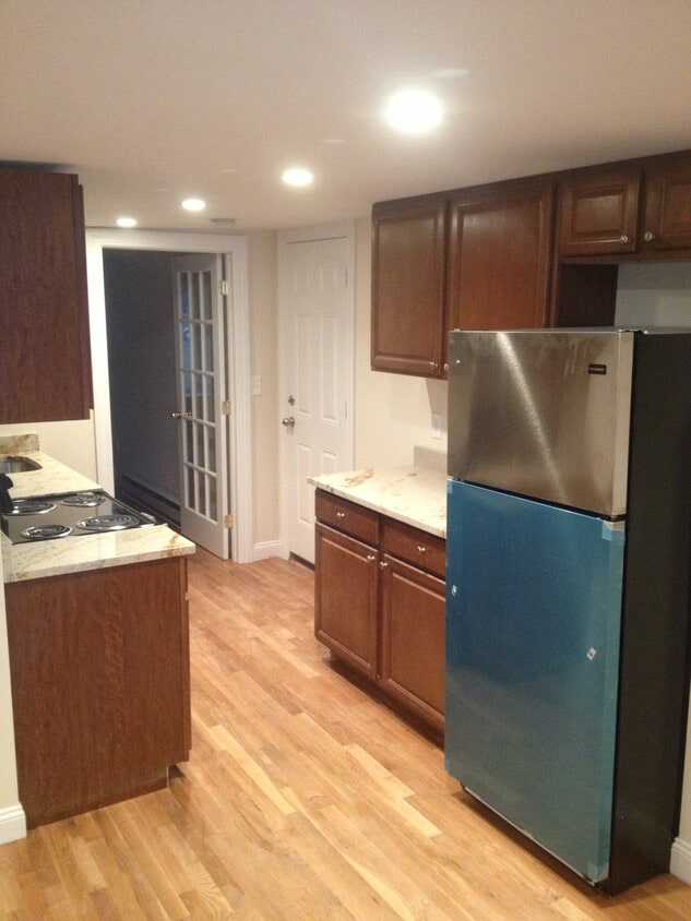 35 Cooper St Unit B, Boston, MA 02113 Condo for Rent in Boston, MA