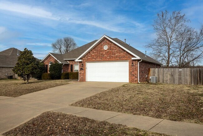 Building Photo - 3558 W Clearwood Dr