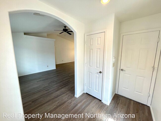 Building Photo - 3 br, 2 bath House - 2015 Los Angeles St.