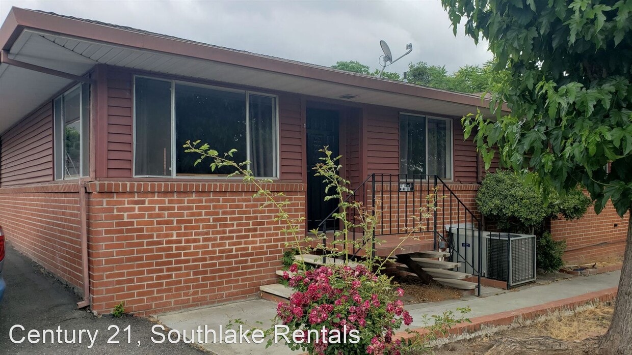 13770 Manakee Ave, Clearlake, CA 95422 House Rental in Clearlake, CA