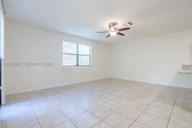 Building Photo - 516 SE 35th Ter