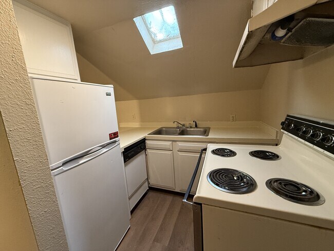Foto del edificio - 809 1/2 M St NW