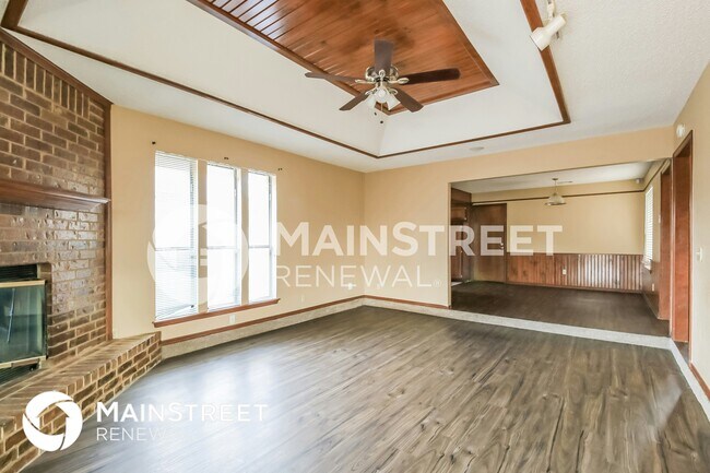 Foto del edificio - 2425 E Hills Dr