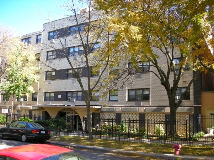 Primary Photo - 6011 N Kenmore St