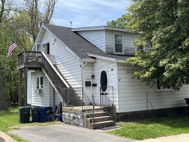 Building Photo - 2530 Radcliffe Ave