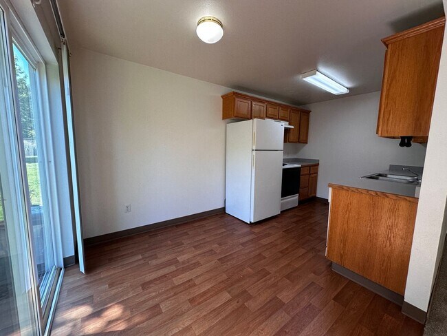 Foto del edificio - 421-423 Ecols St S