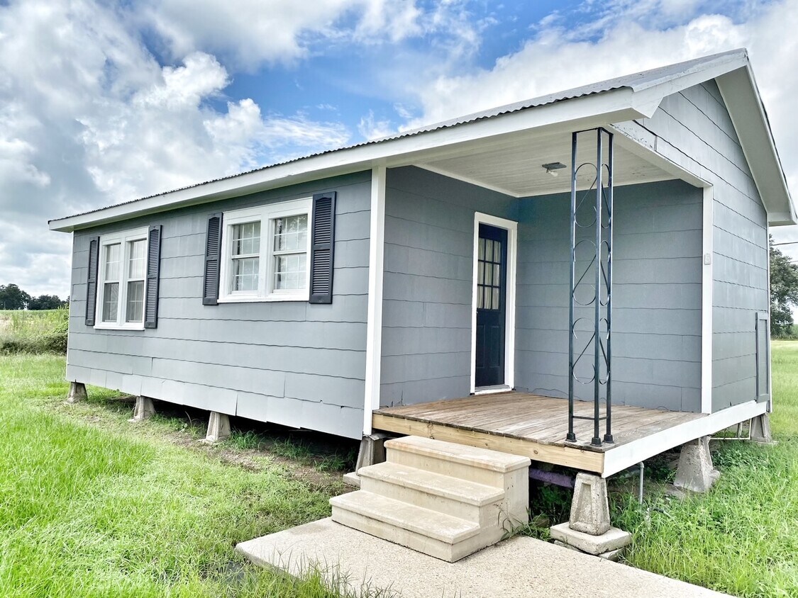 Primary Photo - 3577 Catahoula Hwy