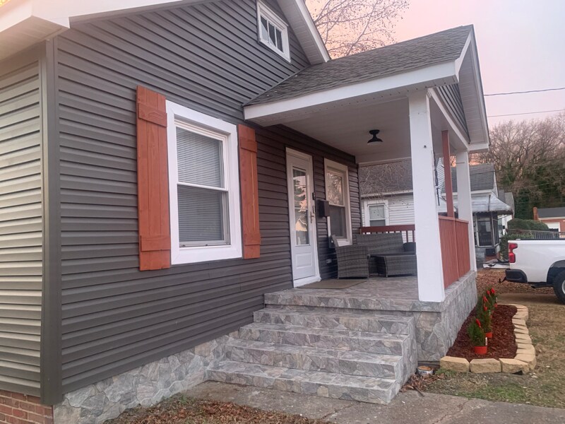 Foto del edificio - 381 Leeland Ave