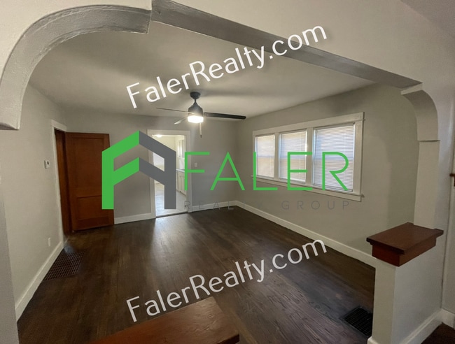 Building Photo - Spacious 2-bedroom Home w/ Detached Garage