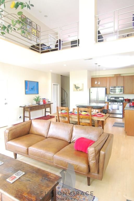 Foto principal - 2040 W Wabansia Ave
