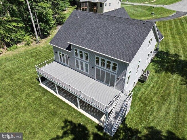 Foto del edificio - 2 Old House Rd