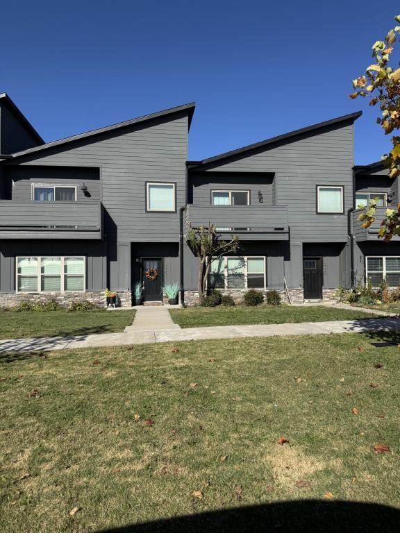 Photo - 2256 W Moore Ln Townhome