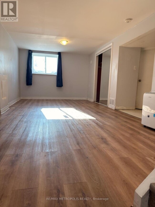 Building Photo - 78 Harold St