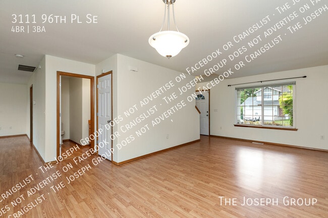 Foto del edificio - 3111 96th Pl SE