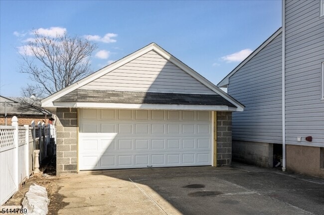 Foto del edificio - 182 Pierre Ave