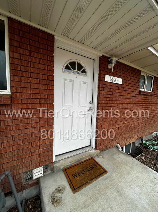 Building Photo - NO DEPOSIT option available for qualified ...