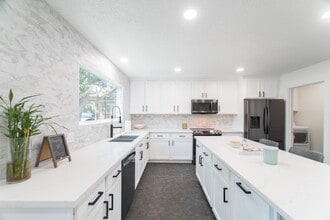 Building Photo - 3103 Hemingway Dr