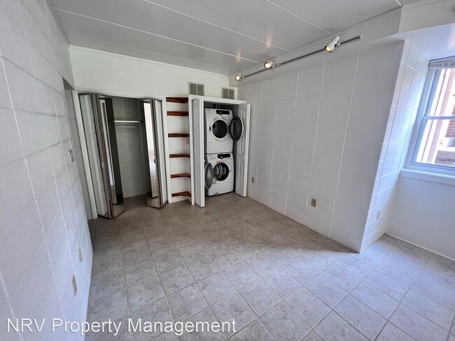 Foto del edificio - 2 br, 1 bath House - 900 #3 Brightwood Man...