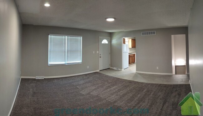 Building Photo - 7852 Grandview St