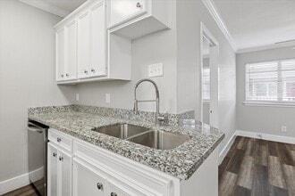 Building Photo - 3618 Garrott St