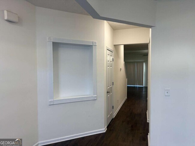 Foto del edificio - 2729 Heathrow Dr