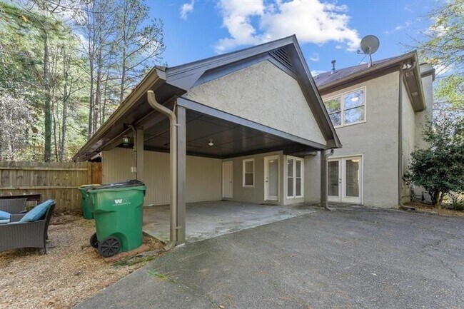 Foto del edificio - 9158 Carroll Manor Dr