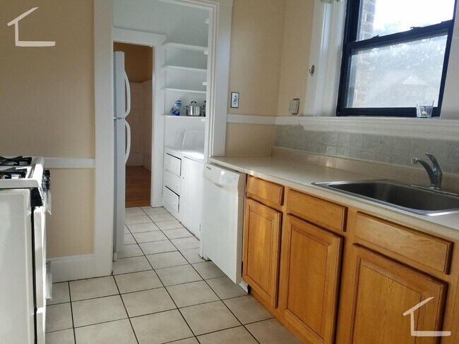 Foto del edificio - 225 Chestnut Hill Ave