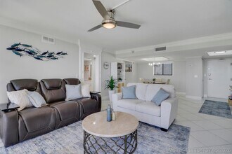Building Photo - 200 Ocean Trail Way