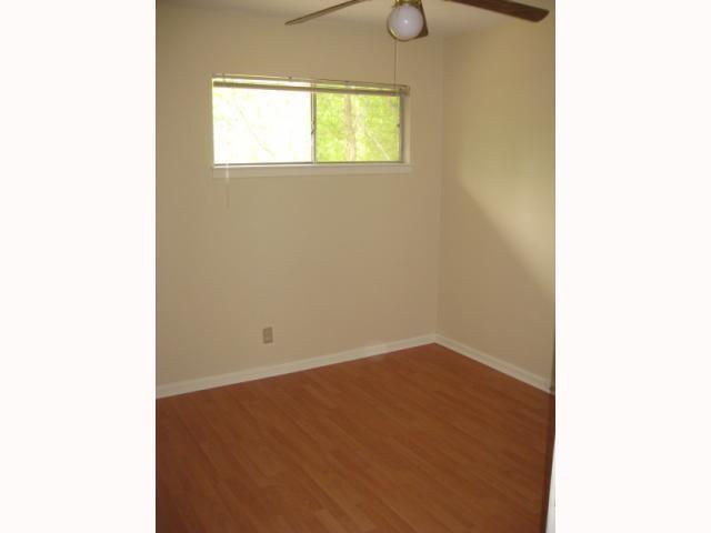 Foto del edificio - 5001 Bull Creek Rd
