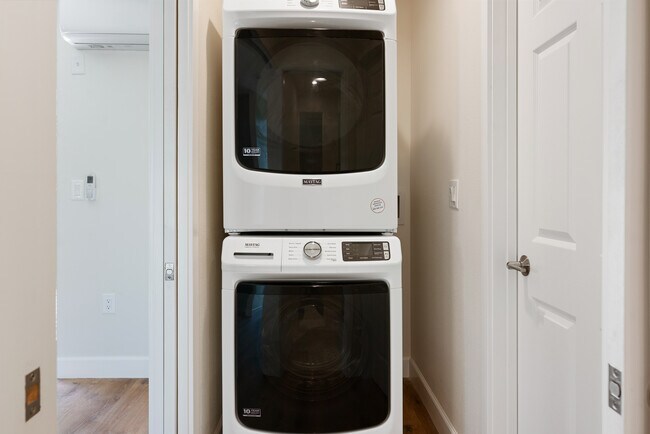 Foto del edificio - 2447 29th St