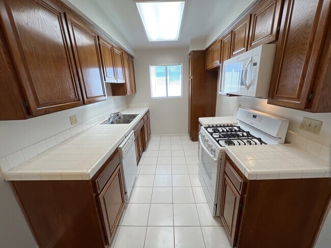 Foto del edificio - 15023 Dickens St