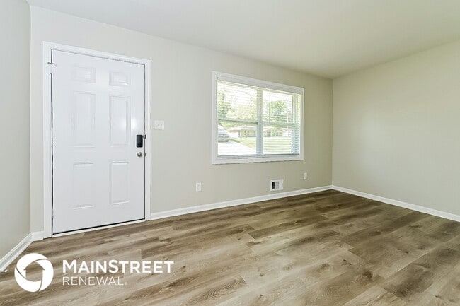 Building Photo - 2816 Knollview Dr