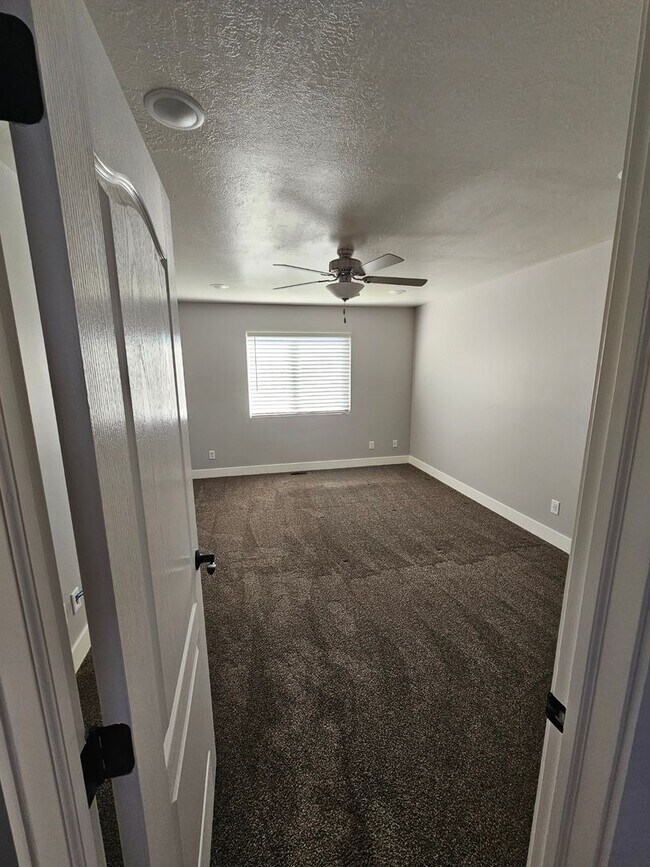 Foto del edificio - 3 bed 2 bath single level Home, Pet friendly