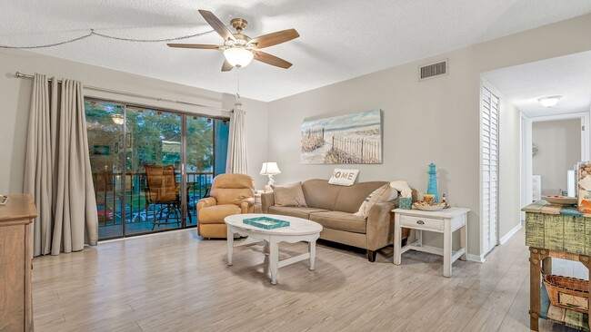 Foto del edificio - 1871 Pine Ridge Way W
